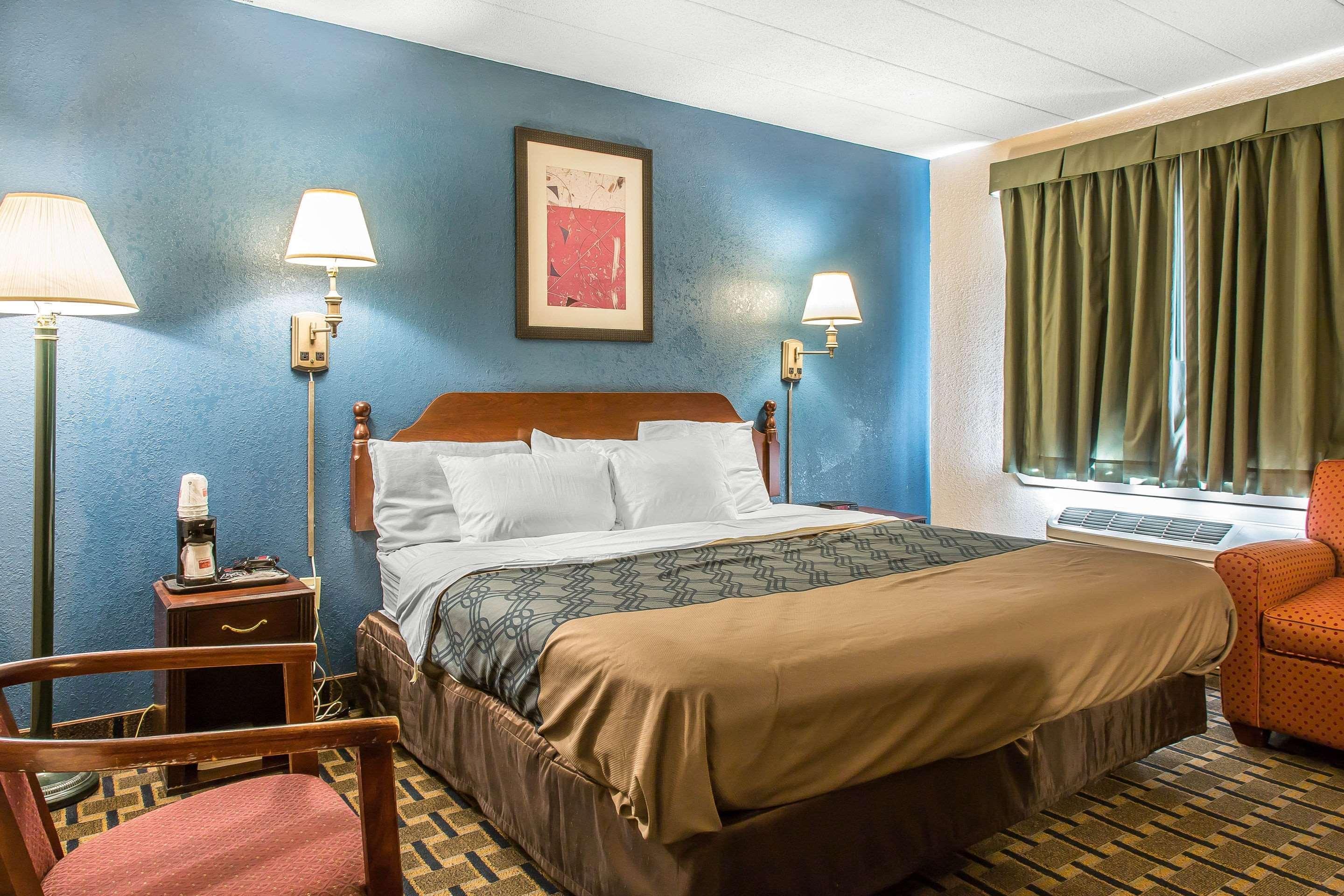 Econo Lodge Cranston - Providence Extérieur photo