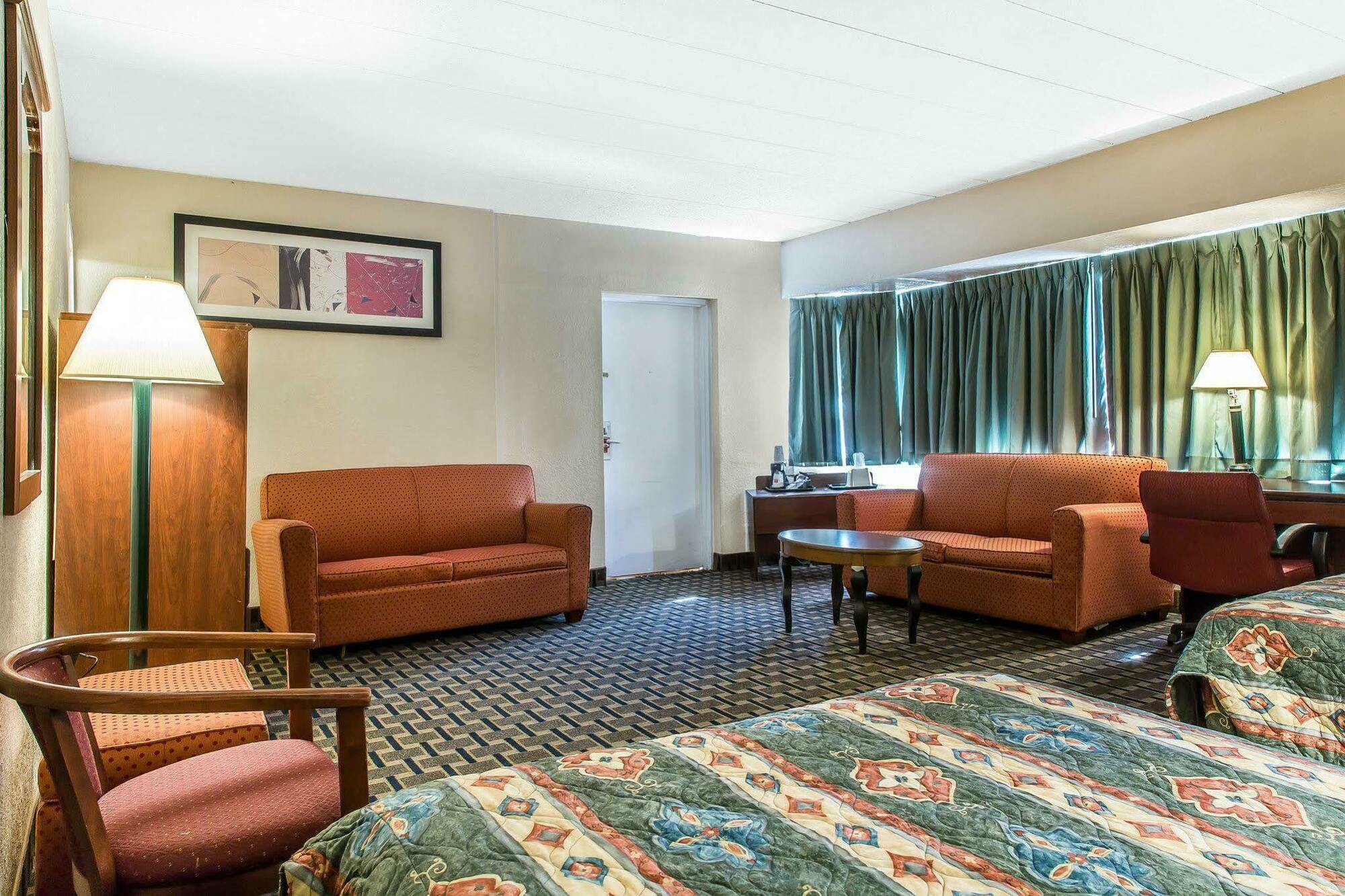 Econo Lodge Cranston - Providence Extérieur photo